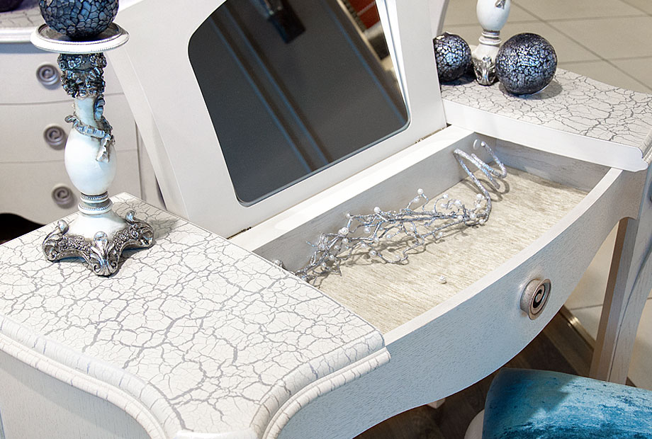 Туалетный столик для гостиной: лучшие дизайнерские идеи (фото)