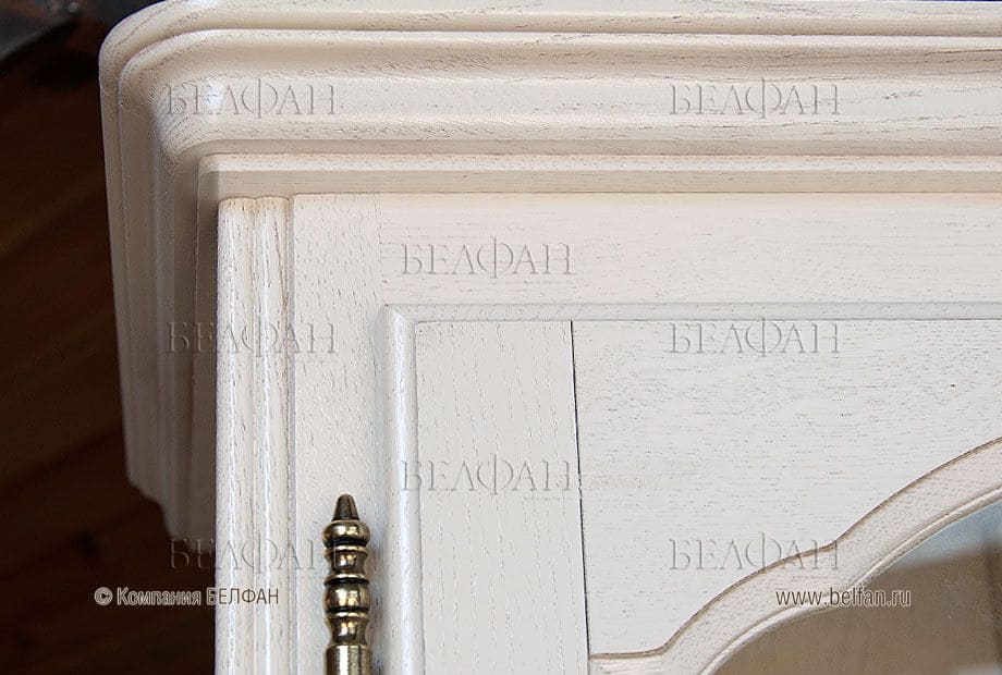 Cvet i osveshchenie kabineta v ital'yanskom stile