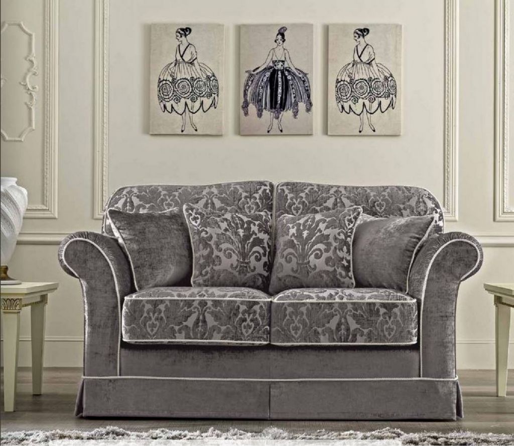 Divan nebol'shogo razmera 