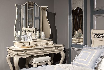 Стол туалетный "Тэфи"