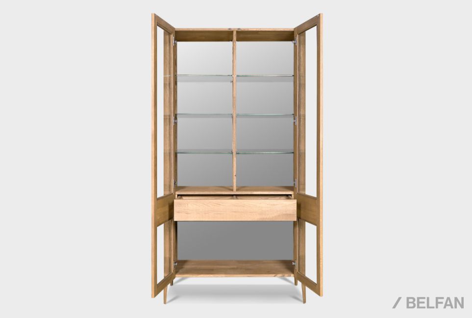 Витрина 2-х дверная "Бергамо" массив дуба 7