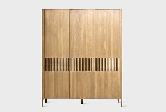 Шкаф для одежды 3-х дверный "Бергамо" массив дуба 9