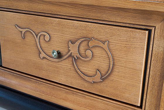 Тумба под ТВ "Соната" (декор) массив и шпон дуба 6