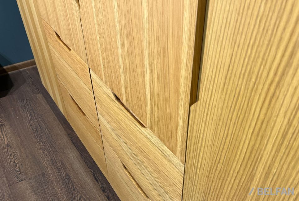 Шкаф для одежды 4-х дверный "Элва" массив и шпон дуба 2