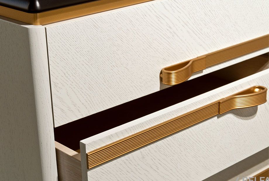 Комод высокий "Мадлен" массив и шпон дуба 2