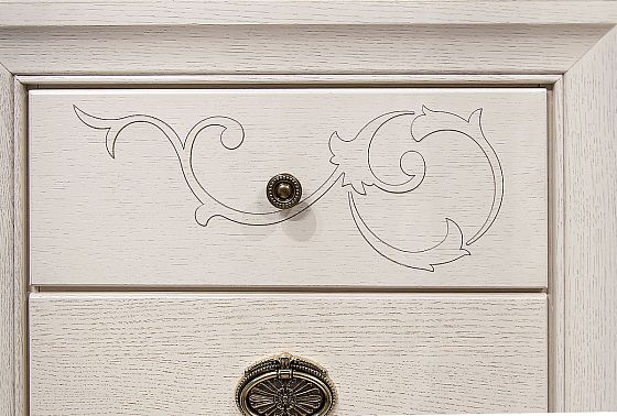 Тумба прикроватная "Соната" (декор) массив и шпон дуба 9