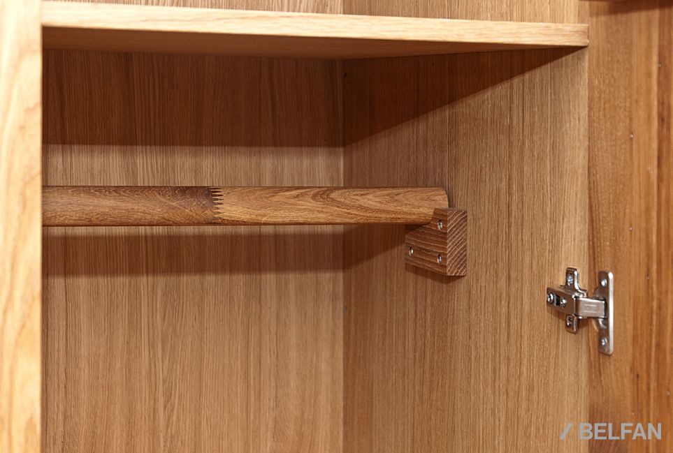 Шкаф для одежды 2-х дверный "Берген" В-22 массив и шпон дуба 7