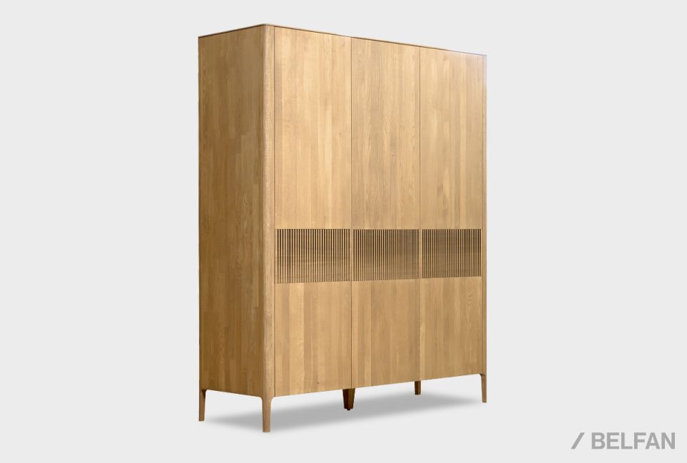 Шкаф для одежды 3-х дверный "Бергамо" массив дуба 2