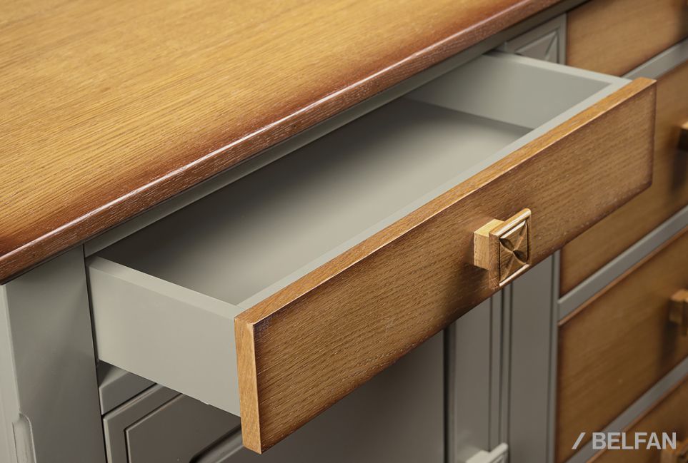 Тумба 3-х секционная "Бриансон" массив и шпон дуба, МДФ 2