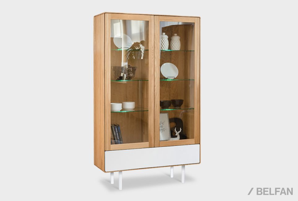 Витрина 2-х дверная "Норман" массив дуба, МДФ, металл 1