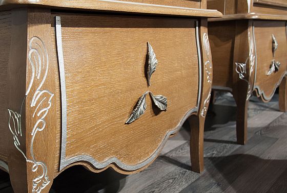 Шкаф с витриной 1-но дв. "Трио" (правый) массив и шпон дуба 7