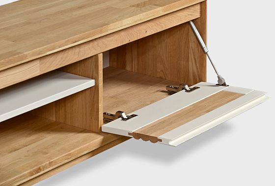 Тумба под ТВ "Уоллстрит" 170 (с нишей) массив дуба, МДФ 9