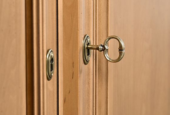 Тумба "Оливия" массив и шпон ольхи 9