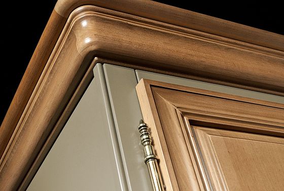 Шкаф для одежды "Оливия" 3-х дверный массив и шпон ольхи 7