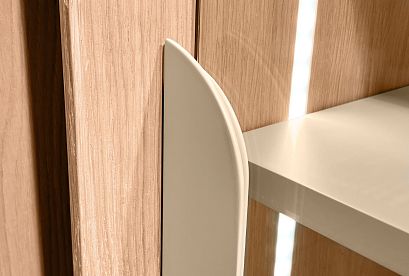 Витрина 1-но дверная «Авеню» (правая); *А-019.210; к-персиковое масло, ф-нюд