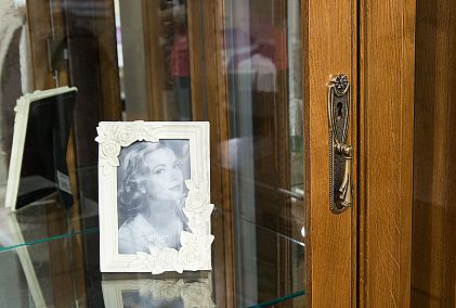 Шкаф с витриной 1-но дв. "Соната" (левый)