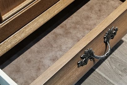 Тумба "Тэфи" 06/02 (глухие двери); *ММ-210-06/02; классик; серебро