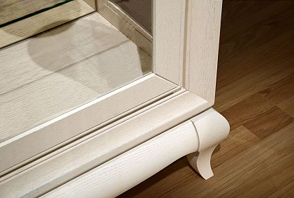 Шкаф с витриной 2-х дверный "Соната"