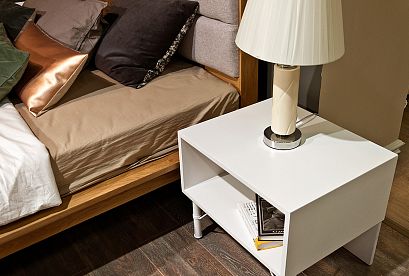 Тумба прикроватная "Extera" с нишей; *БР 401; белый, натуральный дуб, белый металл