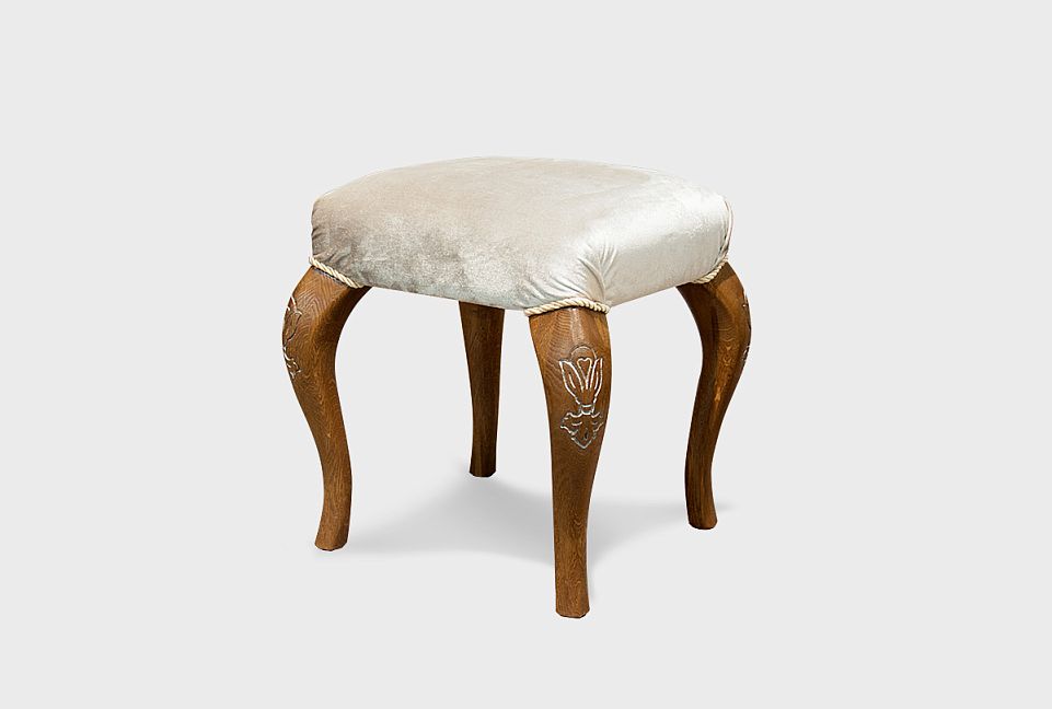 Банкетка "Трио"; белая эмаль с золотой патиной; И-11 (гр.Т6)