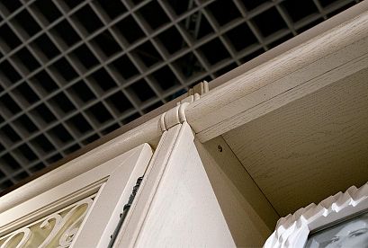 Шкаф 1-но дверный со стеклом "Тэфи" (правый); *ММ-218-112; белая эмаль с темной патиной