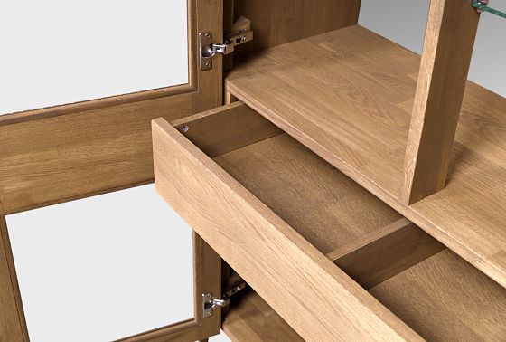 Витрина 2-х дверная "Бергамо" массив дуба 13