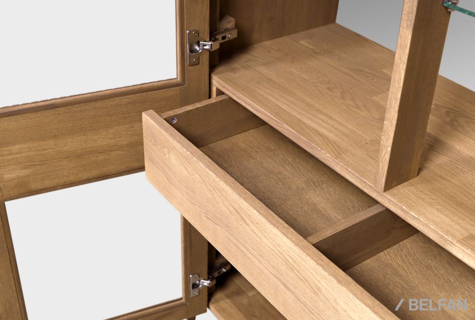 Витрина 2-х дверная "Бергамо" массив дуба 6