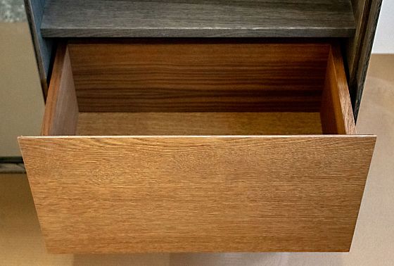 Тумба высокая "Монреаль" (стекло) массив и шпон дуба, МДФ, металл 9