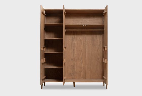 Шкаф для одежды 3-х дверный "Бергамо" массив дуба 9