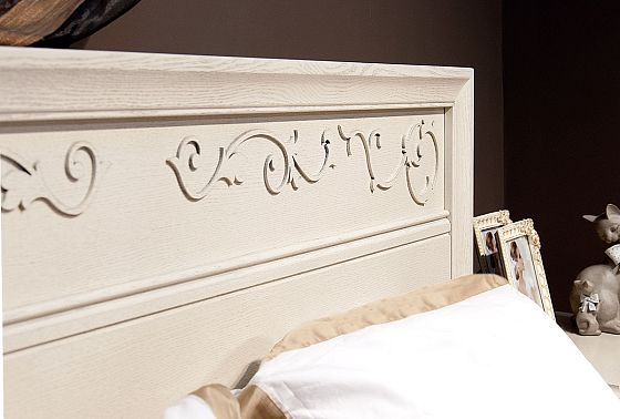 Кровать "Соната" с декором (низкое изножье) массив и шпон дуба 10