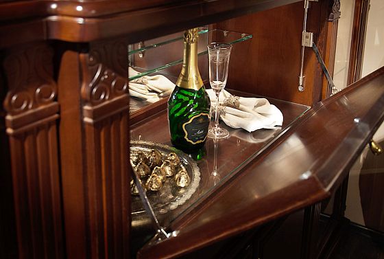 Тумба "Престиж" массив и шпон берёзы 4