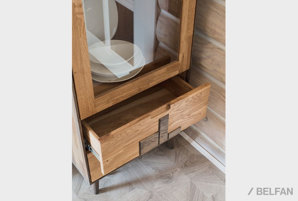 Шкаф с витриной 1-но дверный "Ирвинг Дизайн" (правый) массив дуба 5