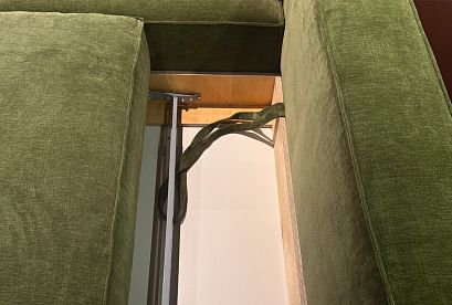 "Хьюго" диван с оттоманкой и пуфом; нераскл.; 03+08+20+3; начальная группа ткани