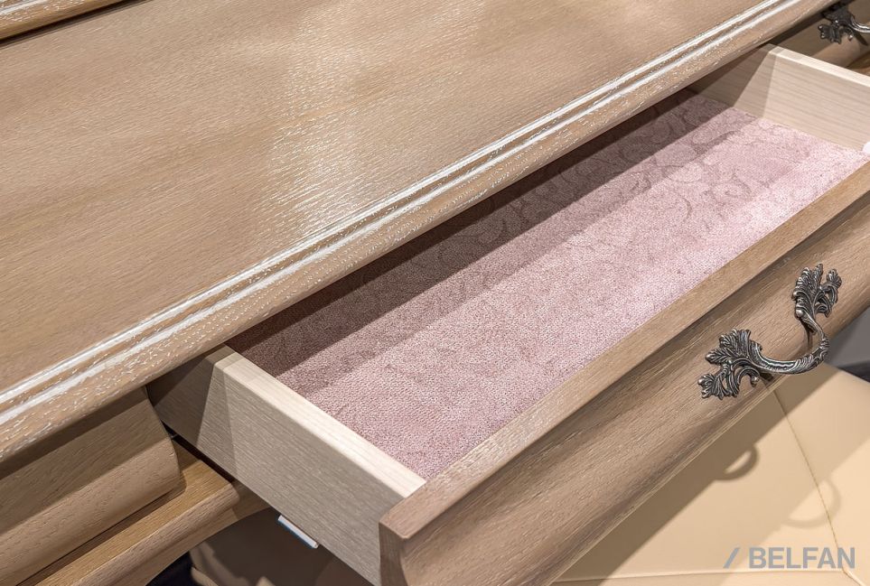 Стол туалетный "Тэфи" массив и шпон дуба 4