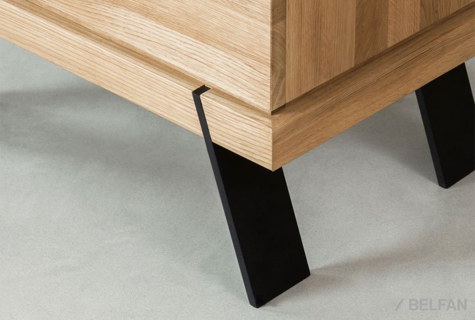 Витрина 1-но дверная "Этна" (левая) массив дуба, металл 2