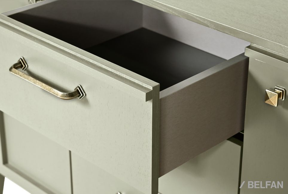 Тумба 3-х секционная "Чикаго" массив и шпон дуба 6