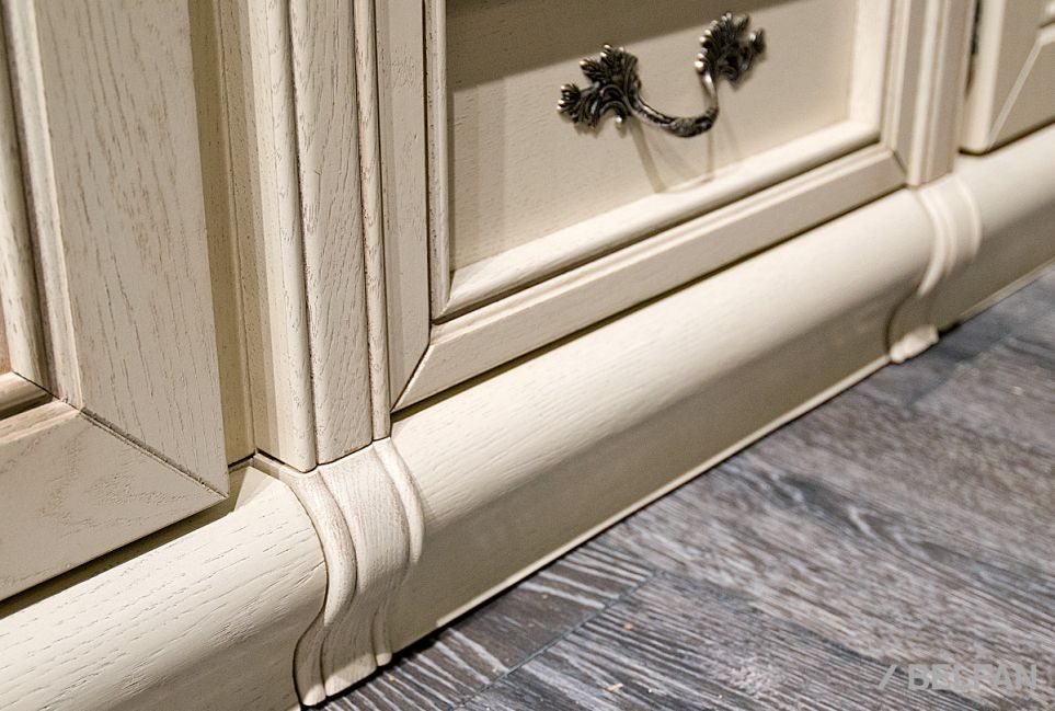 Пилястра соединительная "Тэфи" массив и шпон дуба 3