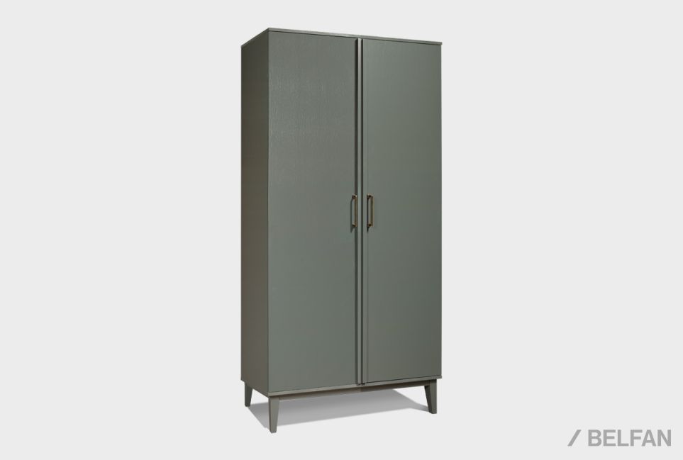 Шкаф 2-х дверный "Чикаго" массив и шпон дуба 1