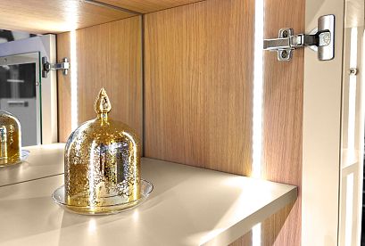 Витрина 1-но дверная «Авеню» (правая); *А-019.210; к-персиковое масло, ф-нюд