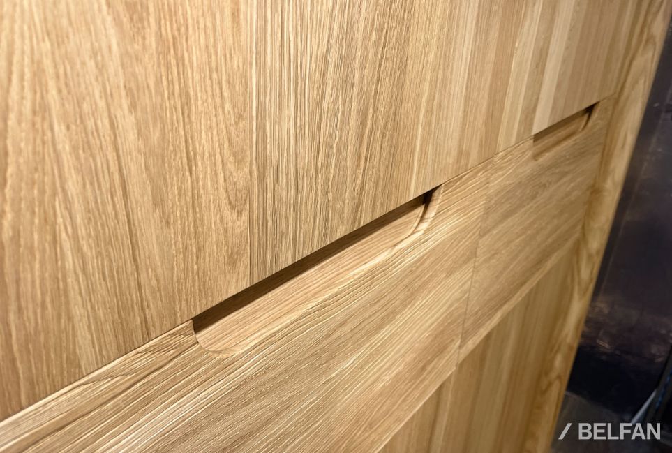 Шкаф для одежды 3-х дверный "Бремен" массив дуба 2