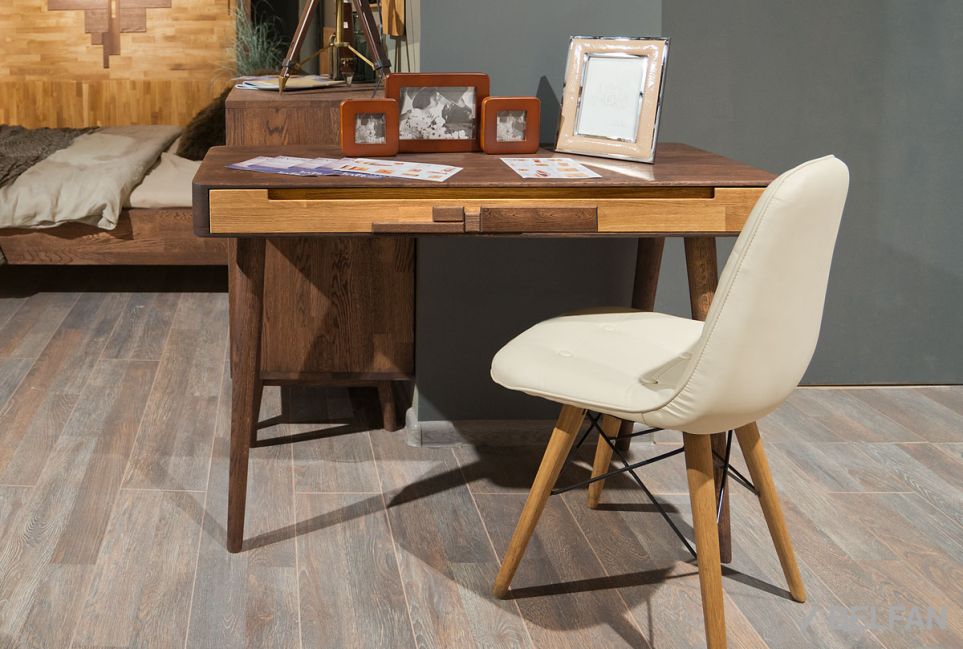 Стол туалетный "Ирвинг Дизайн" массив дуба 8