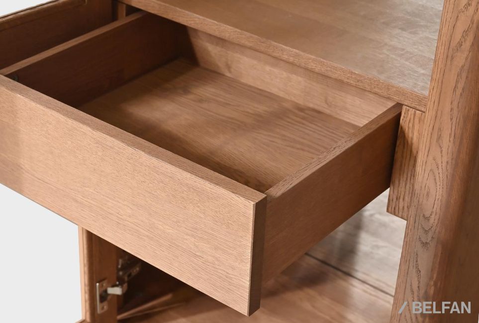 Витрина 1-но дверная "Бергамо" (правая) массив дуба 8