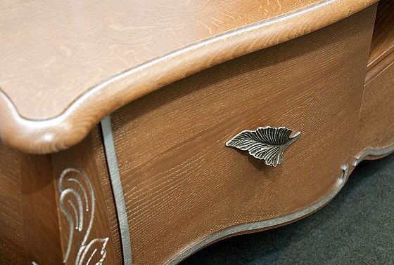 Тумба под ТВ "Трио" массив и шпон дуба 10