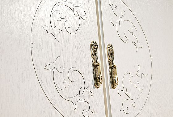 Тумба "Соната" (без декора) массив и шпон дуба 4