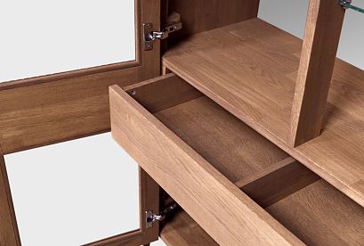 Витрина 2-х дверная "Бергамо"; американский орех