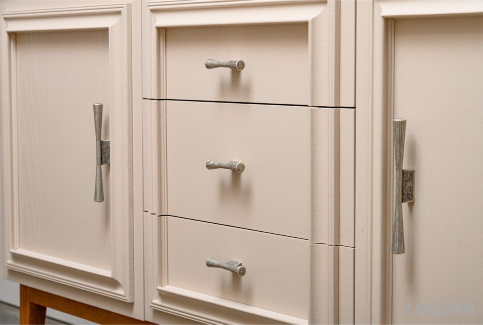 Тумба "Сакраменто" 3 (с ящиками) массив и шпон дуба, МДФ 8