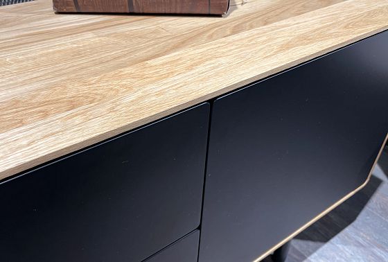 Тумба под ТВ высокая "Норман" 3 (с ящиками) массив дуба, МДФ, металл 7