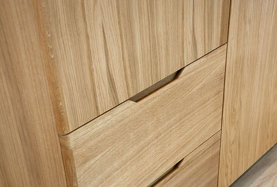 Шкаф для одежды 3-х дверный "Элва" массив и шпон дуба 8