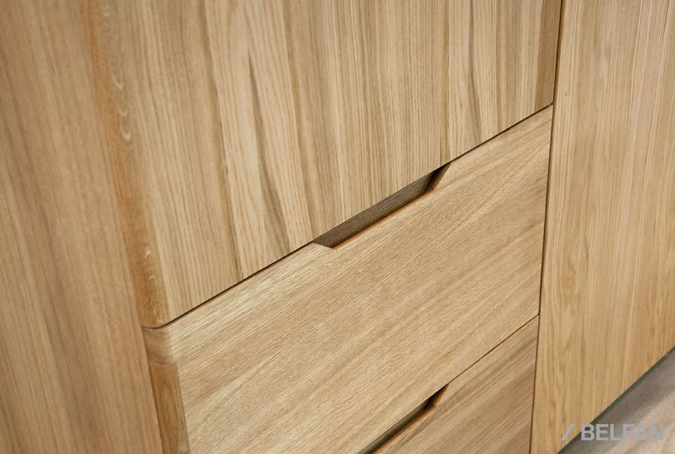 Шкаф для одежды 3-х дверный "Элва" массив и шпон дуба 2