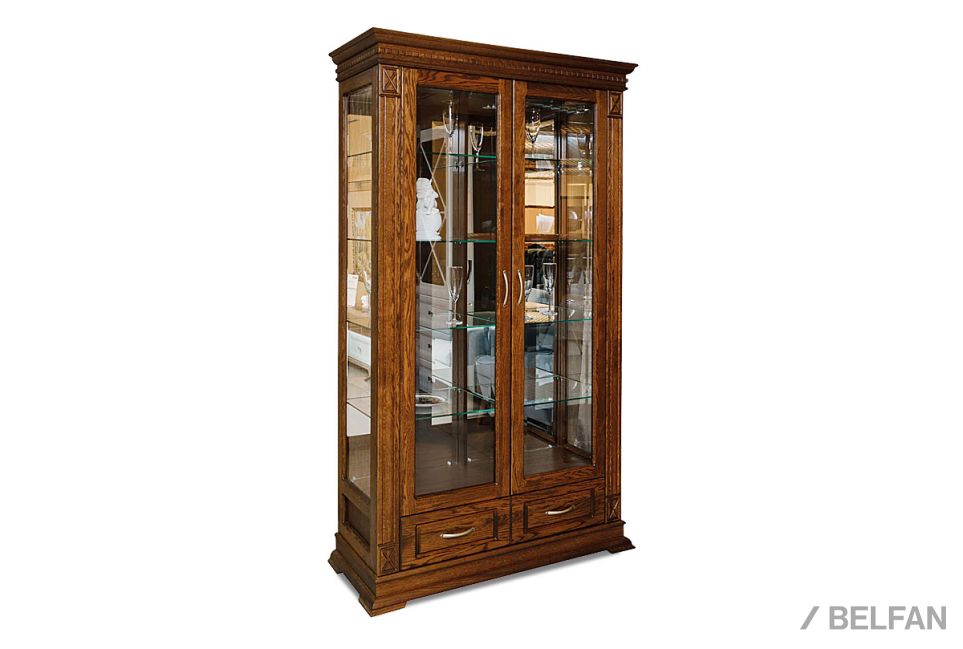 Шкаф с витриной "Верди Люкс 2з" массив и шпон дуба 1